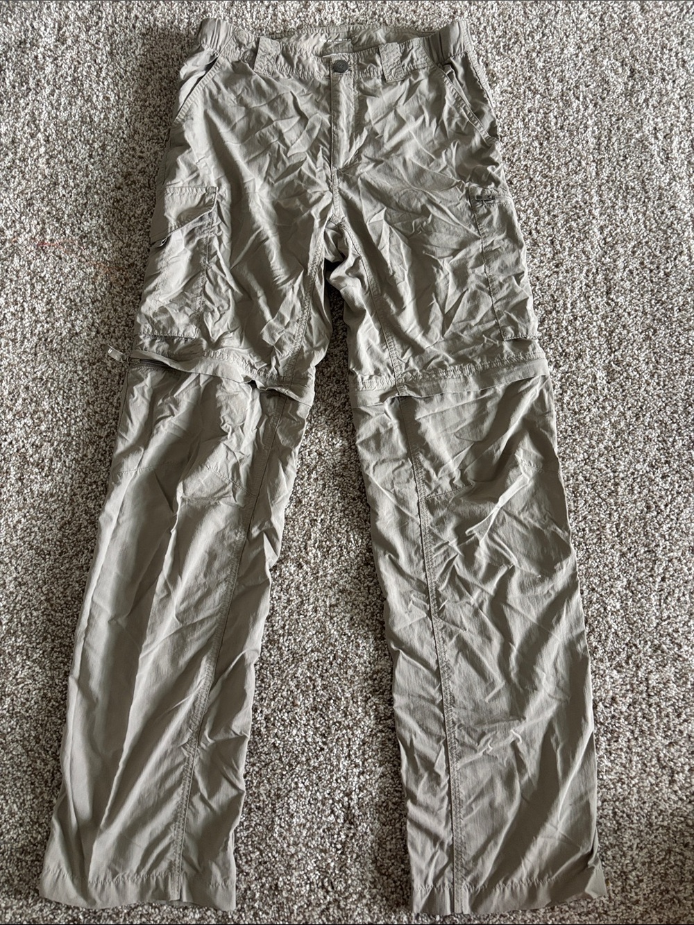 Columbia Hiking Convertible Cargo Pants in Light Khaki